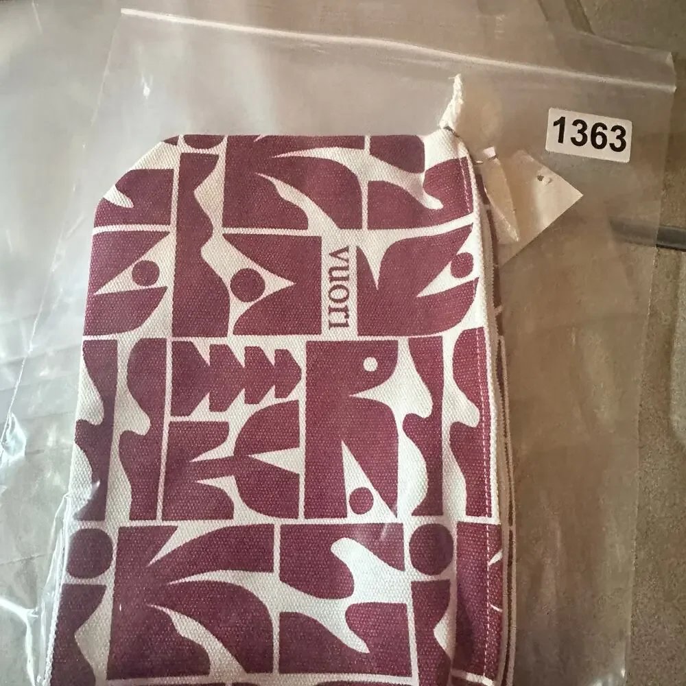 Vuori Holiday 2025 Canvas ZIp Up Pouch Strawberry NWT